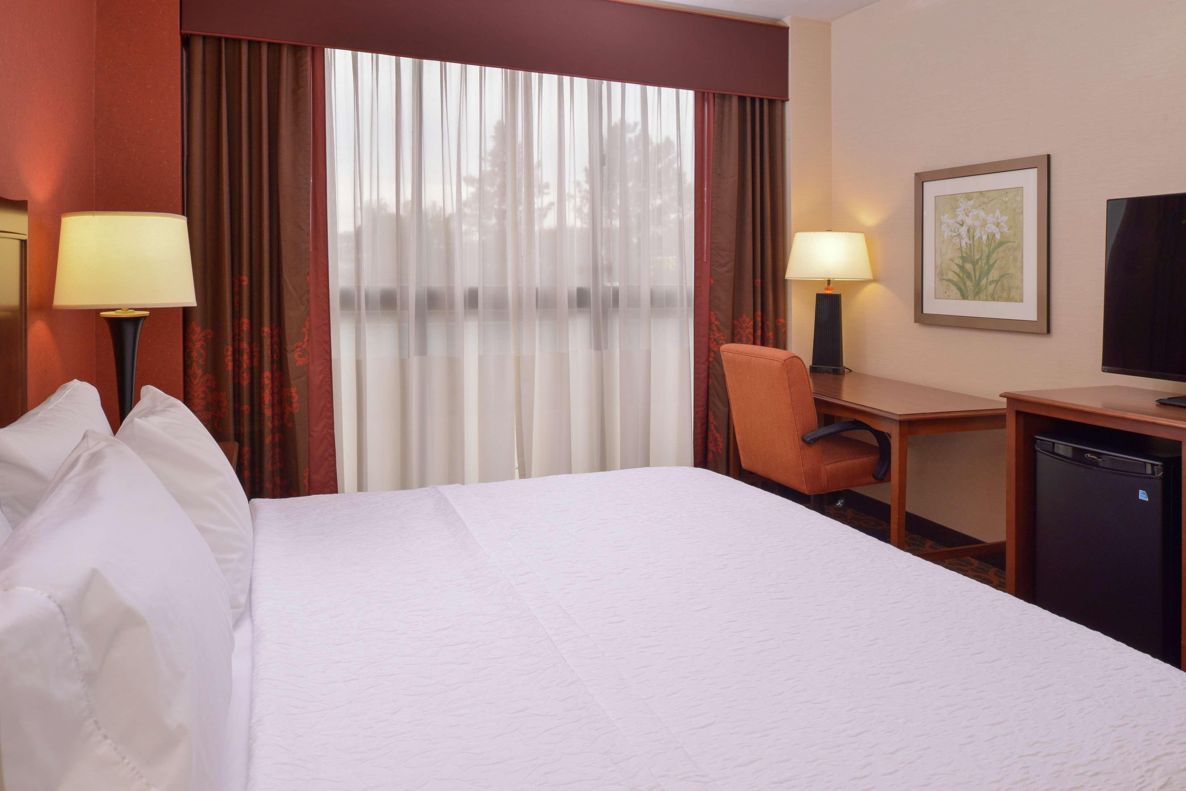 Hampton Inn Frederick Buitenkant foto