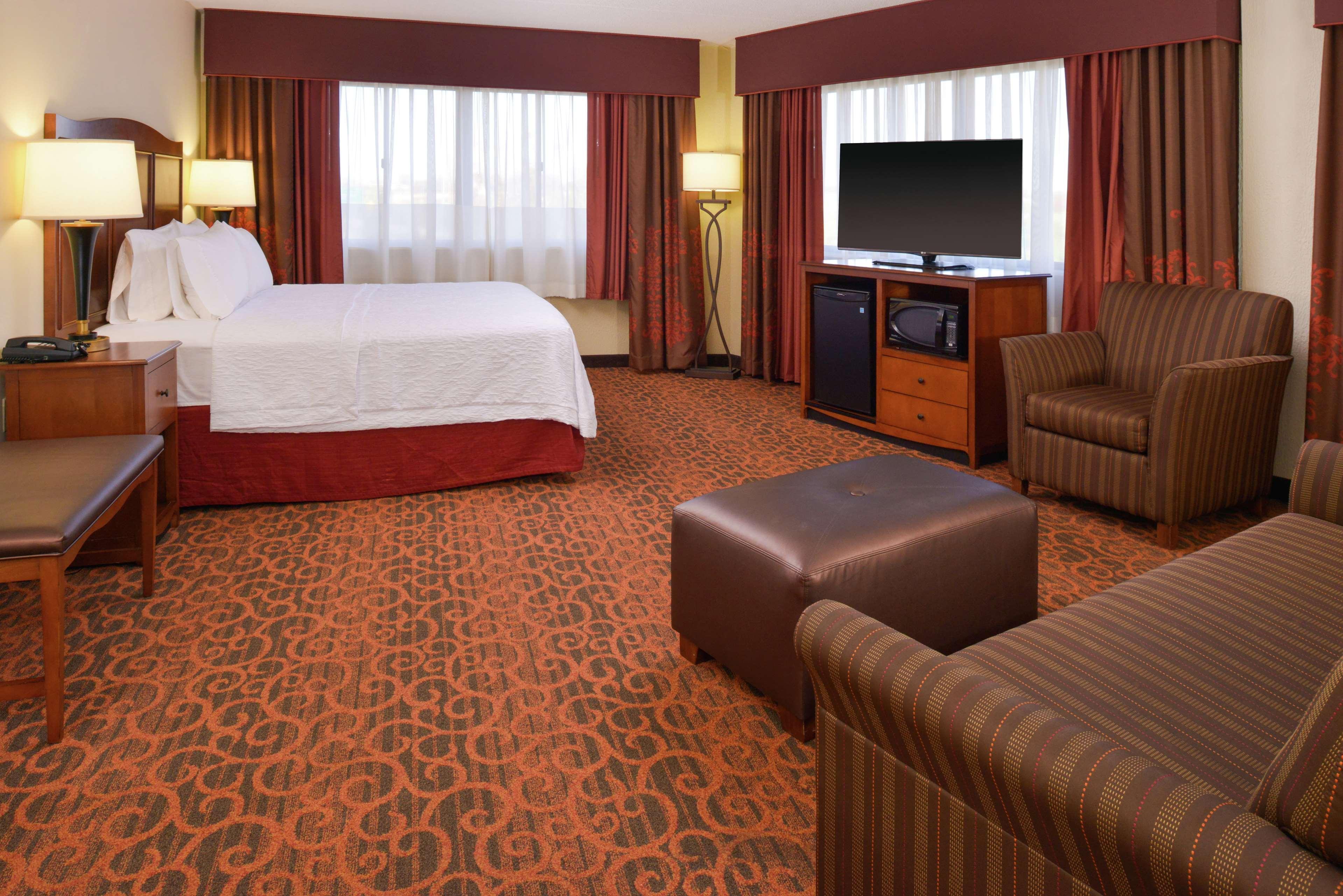 Hampton Inn Frederick Buitenkant foto