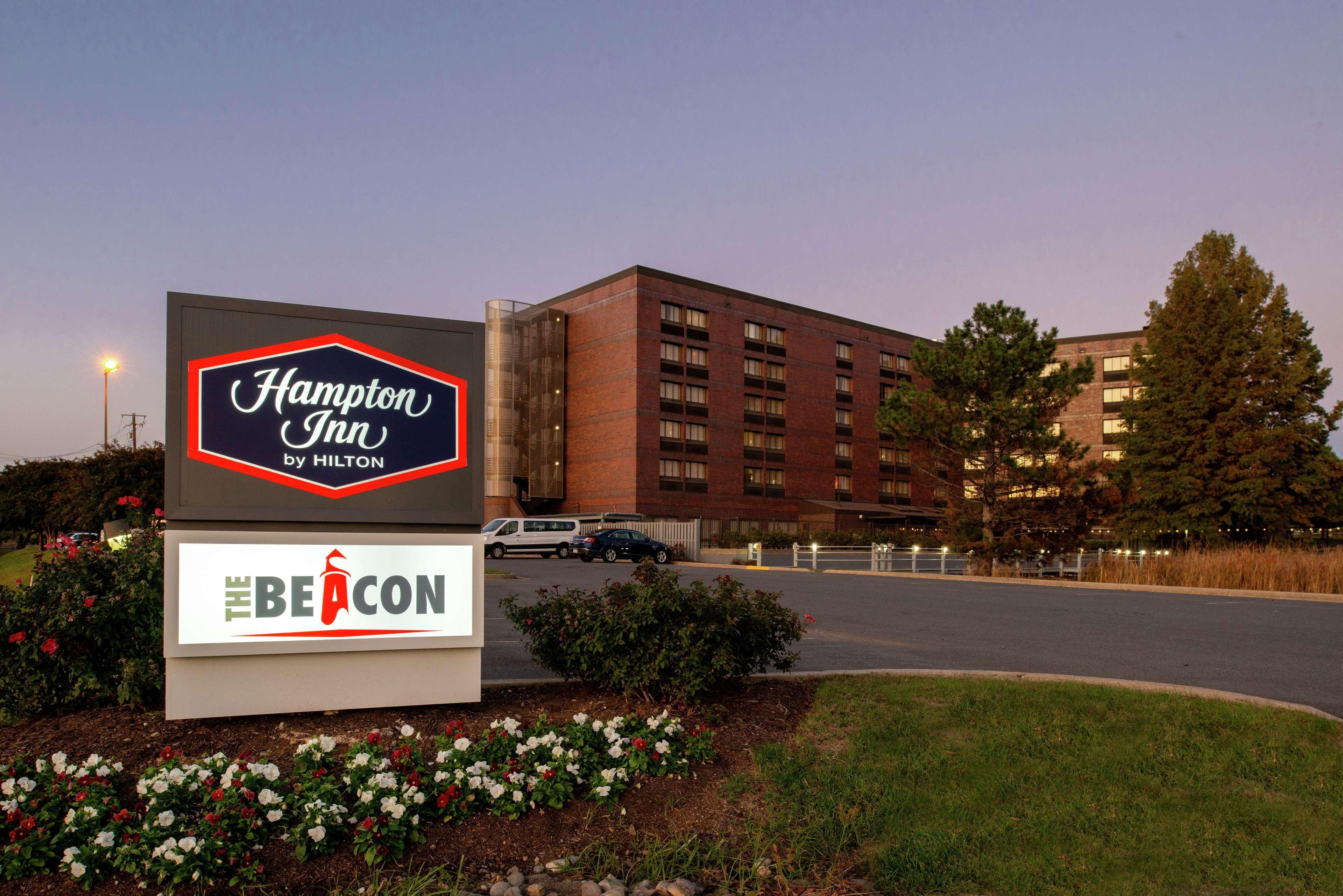 Hampton Inn Frederick Buitenkant foto