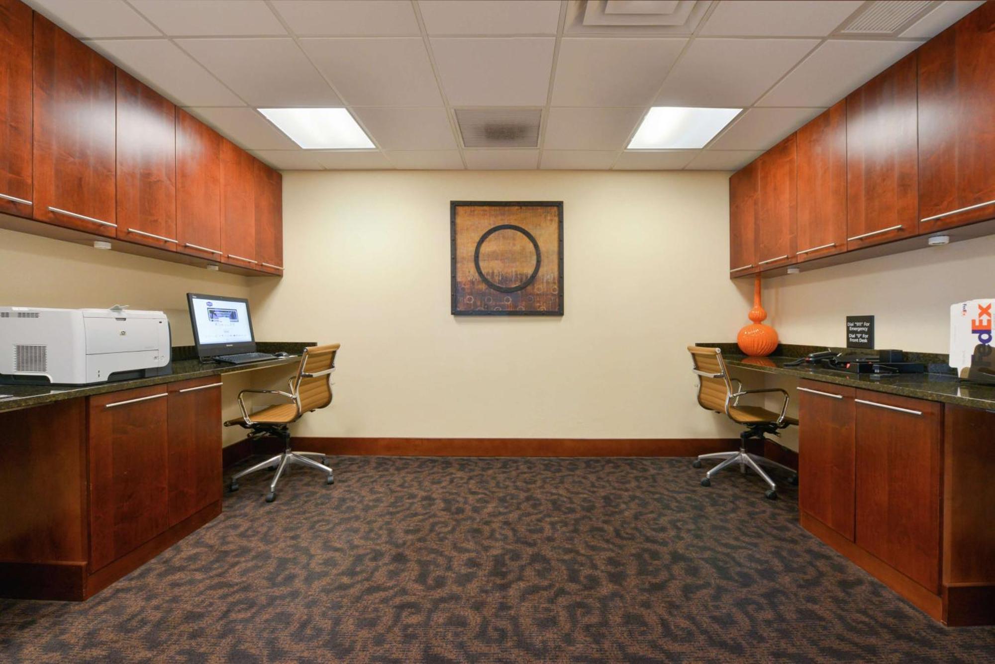 Hampton Inn Frederick Buitenkant foto
