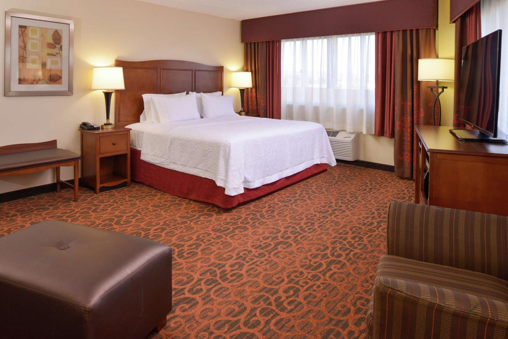Hampton Inn Frederick Buitenkant foto