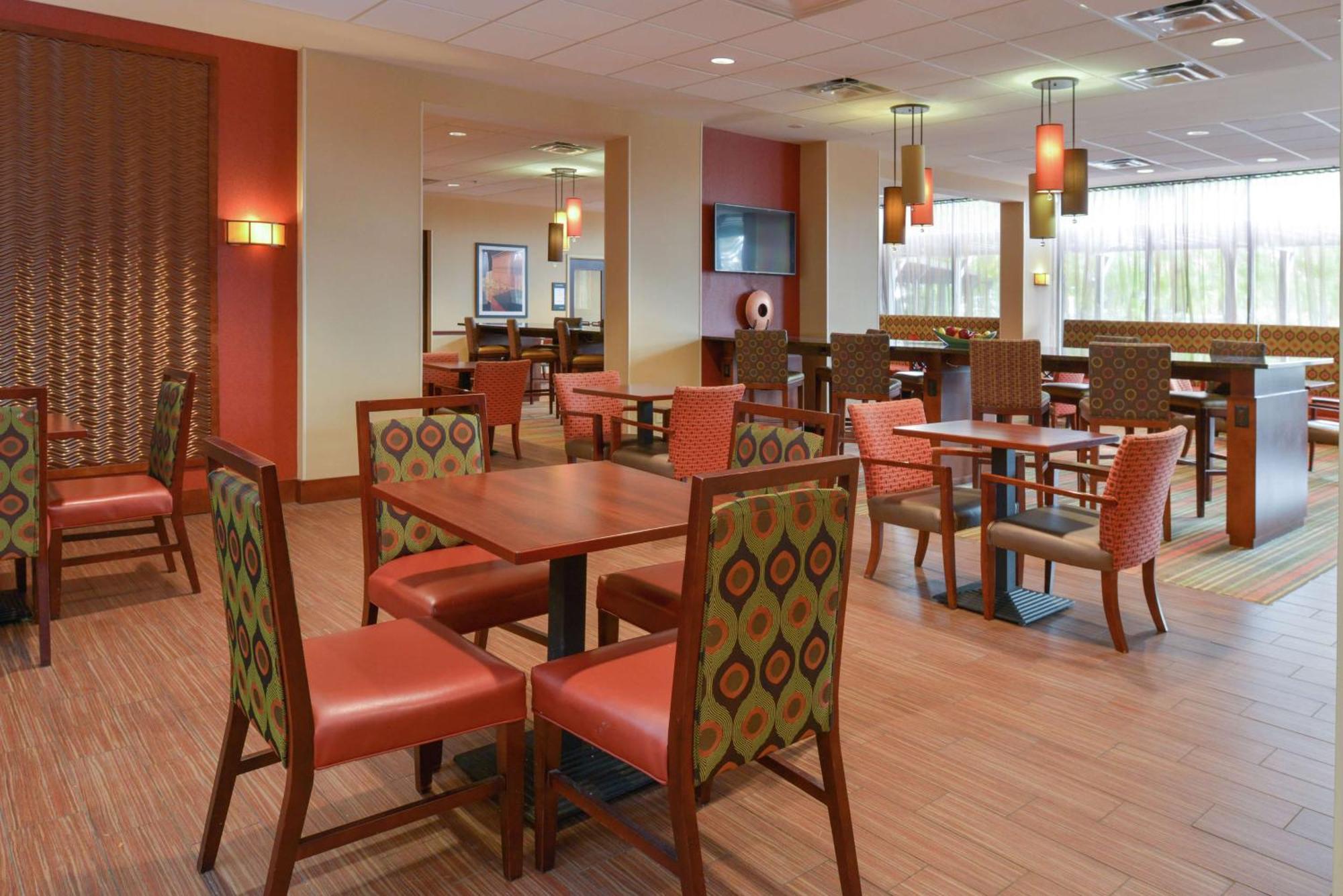Hampton Inn Frederick Buitenkant foto